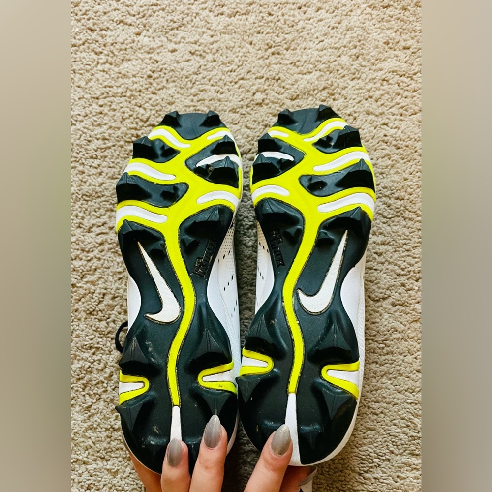 Nike Softball Cleats - Picture 5 of 6